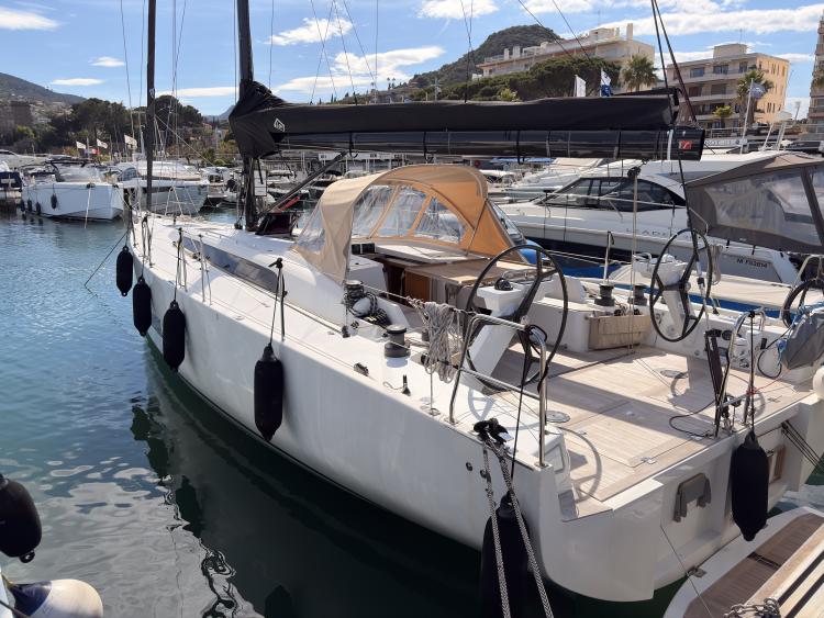 SOLARIS 44