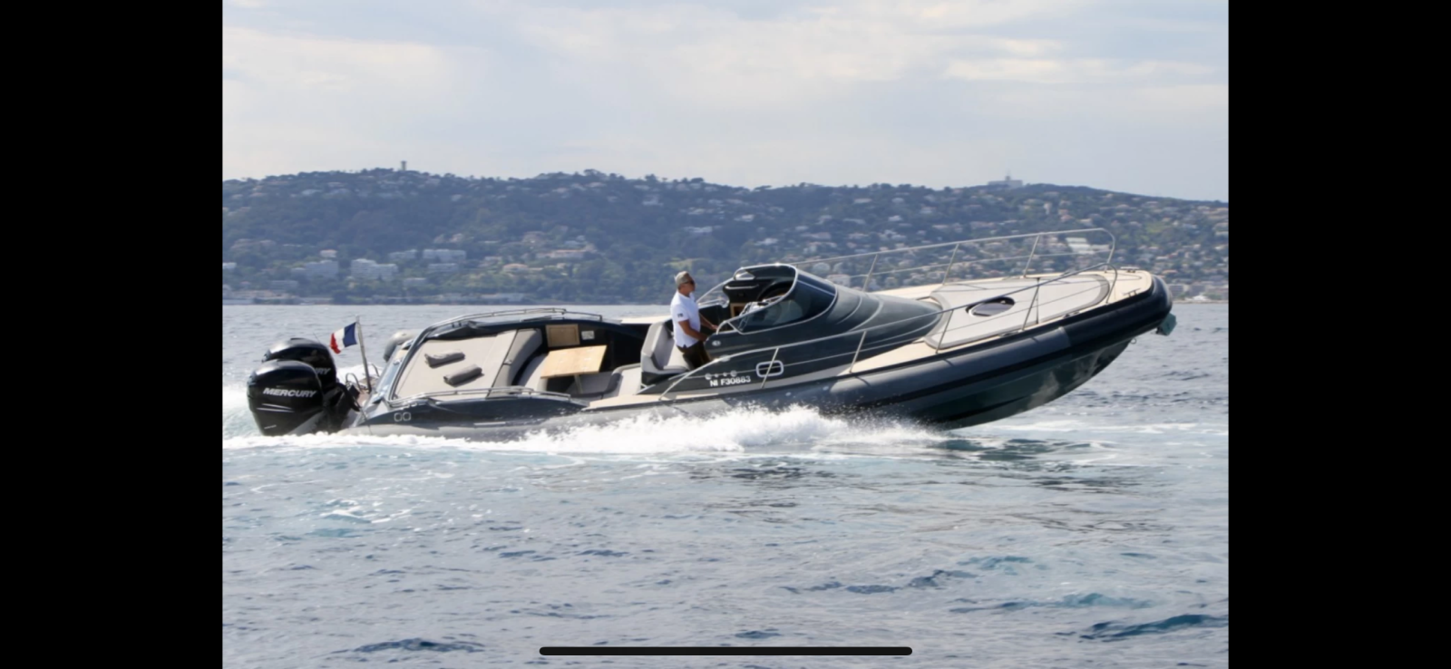 Prince 35 sport cabin
