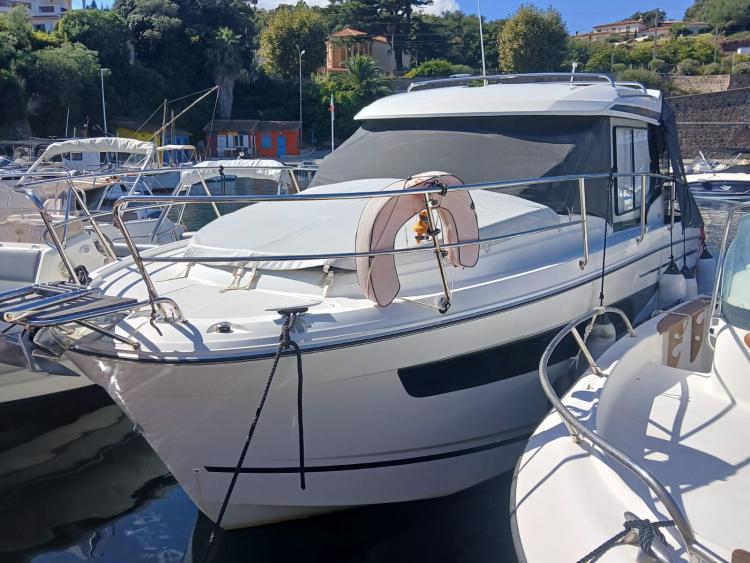 JEANNEAU Merry Fisher 8.95